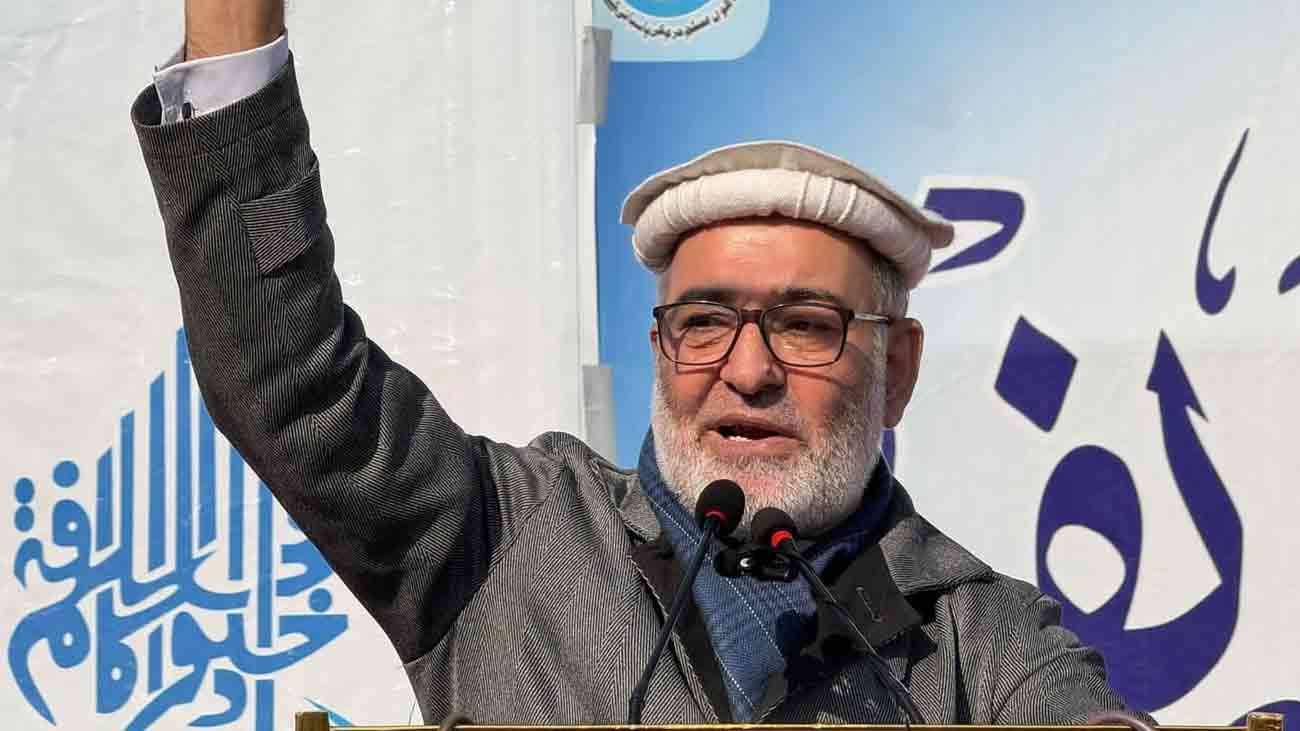 Former Jamaat-e-Islami Senator Mushtaq Ahmed Khan has announced his joining of Pakistan Tehreek-e-Insaf (PTI).