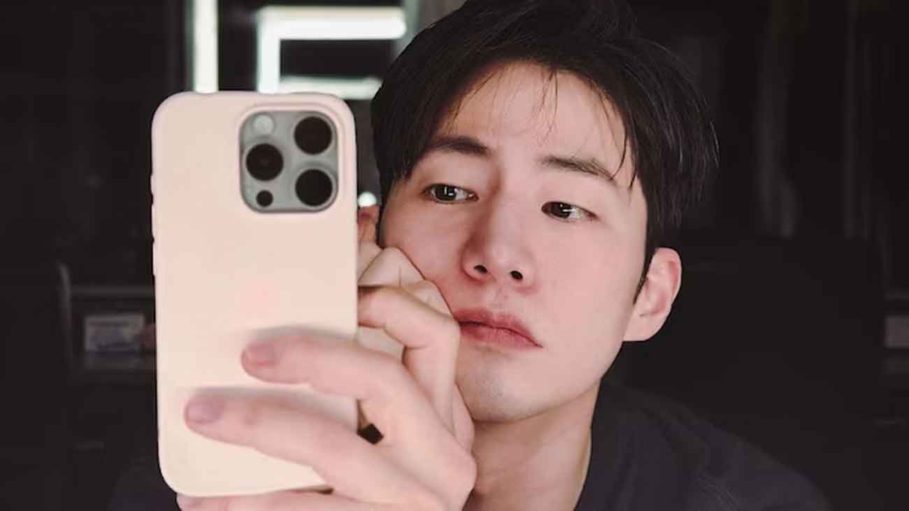 معروف اداکار نے خود کشی کرلی South Korean actor Song Jae Rim found dead in his apartment