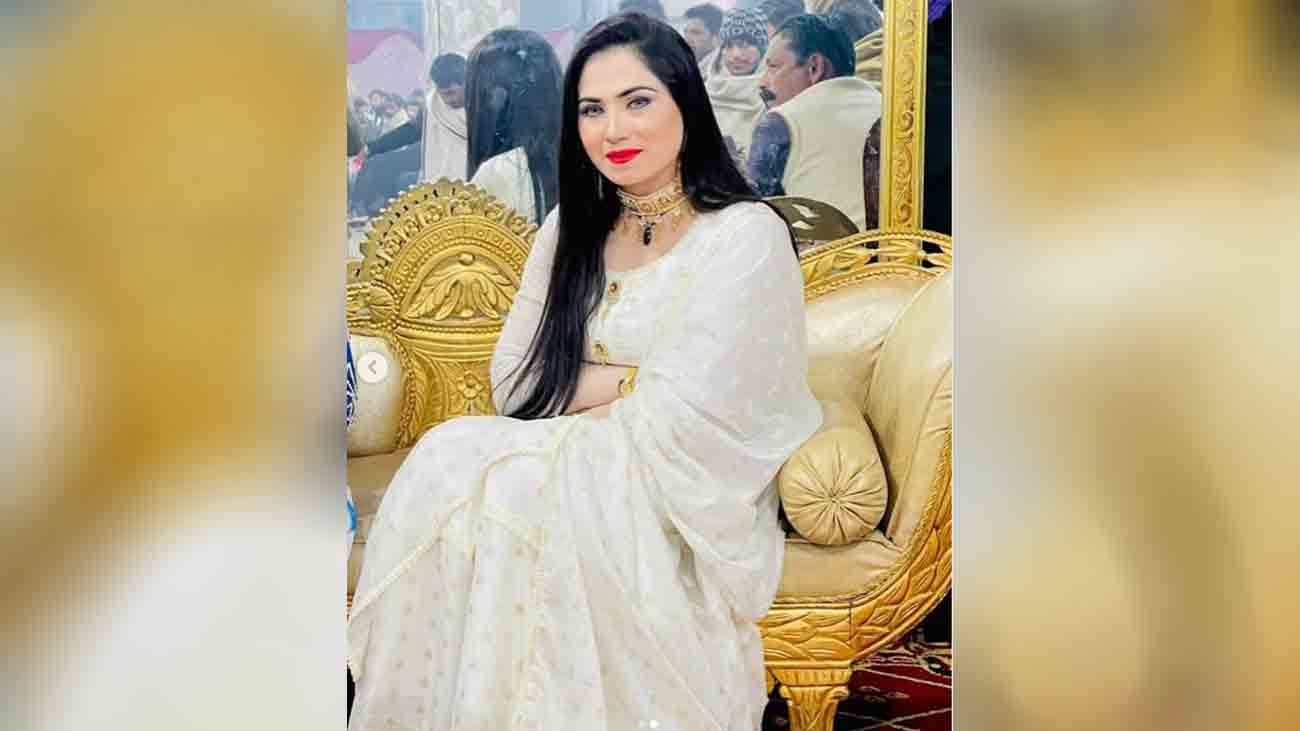 مہک ملک پر مقدمہ درج، وجہ کیا بنی؟ پاکستان کی معروف رقاصہ مہک ملک پر شادی کی نجی تقریب میں فحش گانوں پر رقص کرنے پر مقدمہ درج کرلیا گیا