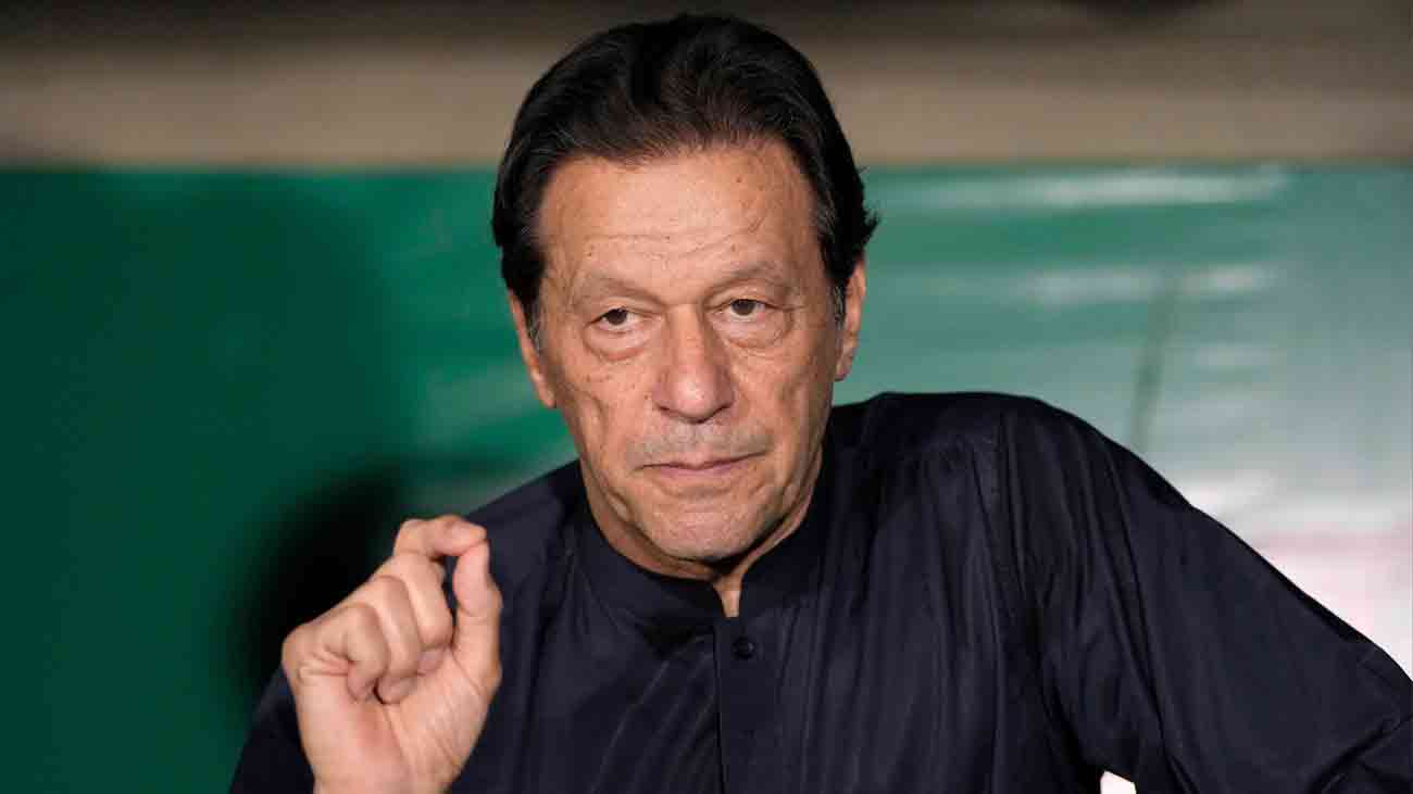 عمران خان کی ضمانت کی درخواستیں سماعت کیلئے مقرر لاہور ہائیکورٹ نے بانی پاکستان تحریک انصاف (پی ٹی آئی) و سابق وزیراعظم عمران خان کی 9 مئی کے 8 مقدمات میں ضمانت کی درخواستیں سماعت کے لیے مقرر کر دیں