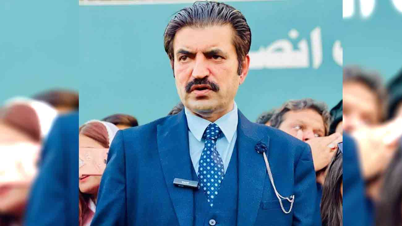 پاکستان تحریک انصاف (پی ٹی آئی) کی جانب سے شیر افضل مروت کو پارٹی پالیسی کے خلاف بیان بازی کرنے پر ایک بار پھر شو کاز نوٹس جاری کر دیا گیا