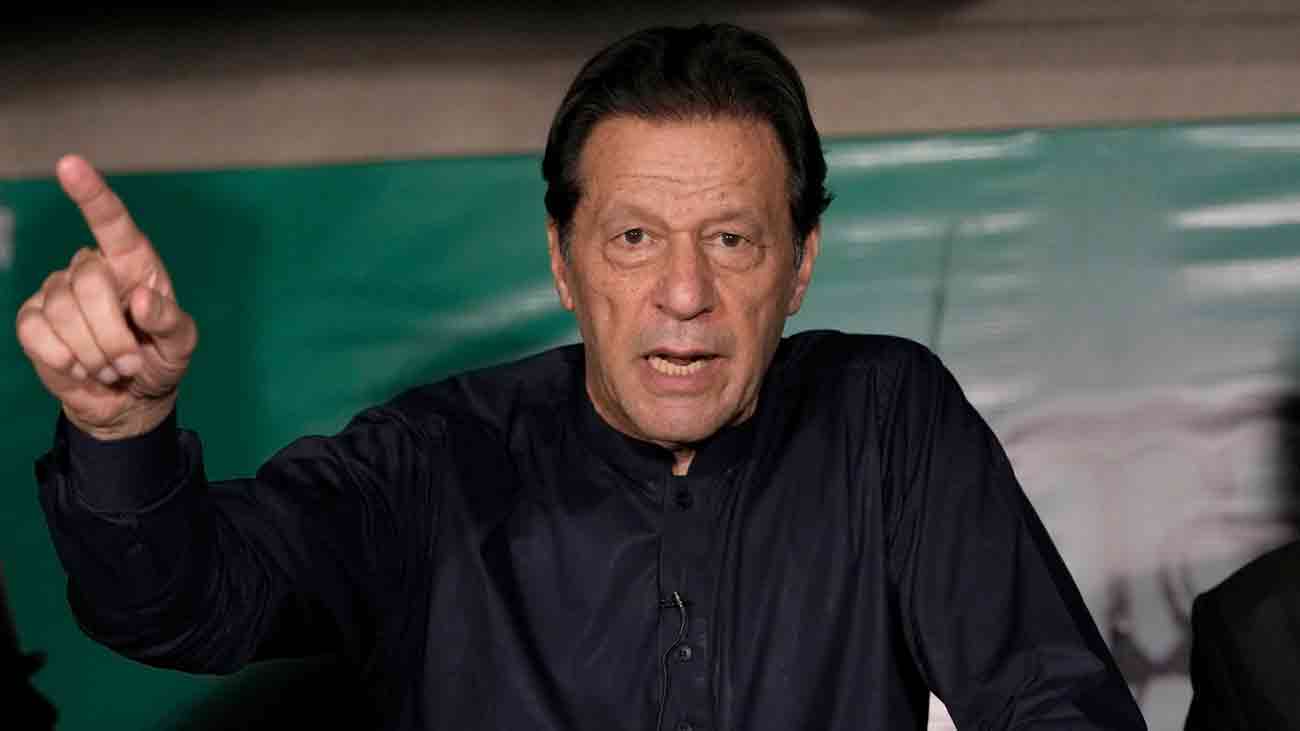 اسلام آباد ہائیکورٹ نے بانی پی ٹی آئی عمران خان اور بشری ٰبی بی کی توشہ خانہ ٹو کیس میں بریت کی درخواستوں پر سماعت کے لیے فوری بینچ تبدیل کرنے کی استدعا پھر مسترد کرتے ہوئے درخواست گزاروں کے وکلا سے اس نکتے پر معاونت طلب کرلی