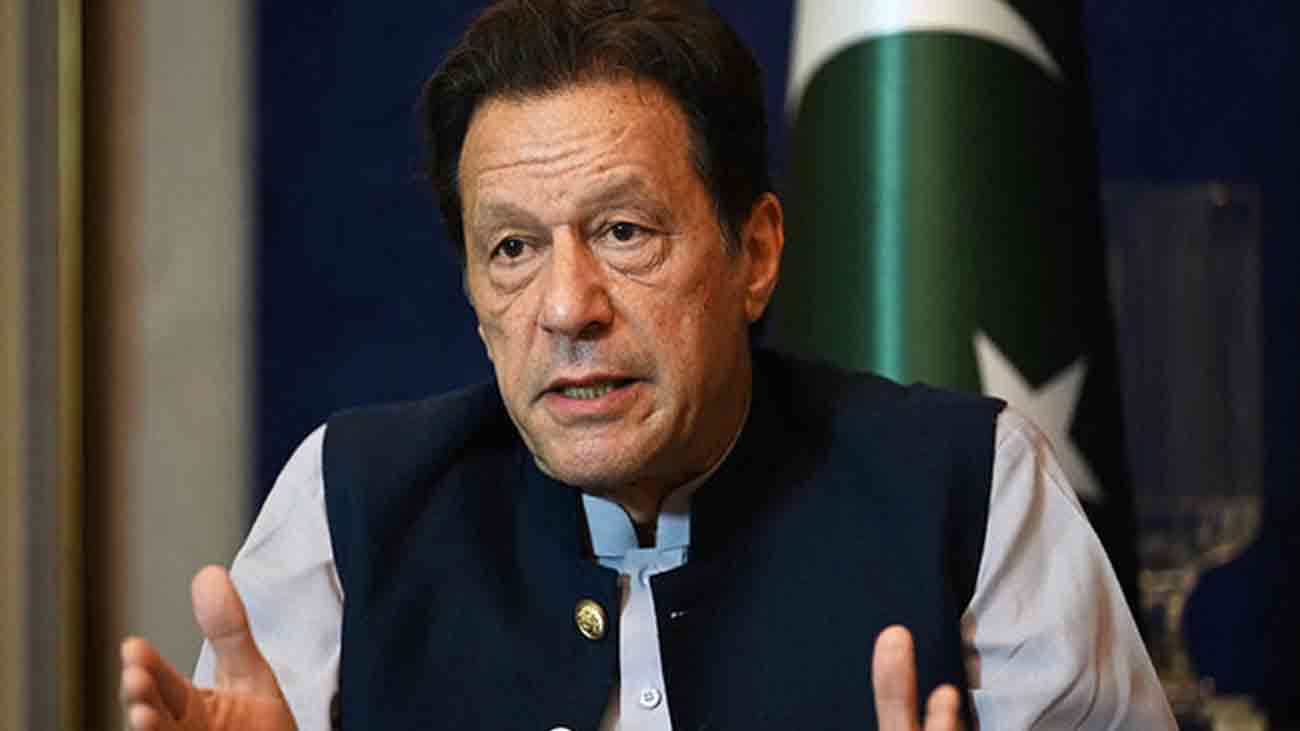 بانی پاکستان تحریک انصاف (پی ٹی آئی) و سابق وزیراعظم عمران خان نے ججز ٹرانسفر نوٹیفکیشن کو سپریم کورٹ میں چیلنج کر دیا