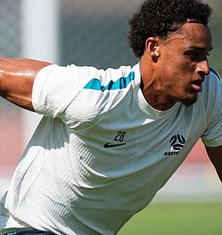 آسٹریلیا کے معروف فٹبالر ٹیٹے ینگی نے اسلام قبول کر لیا