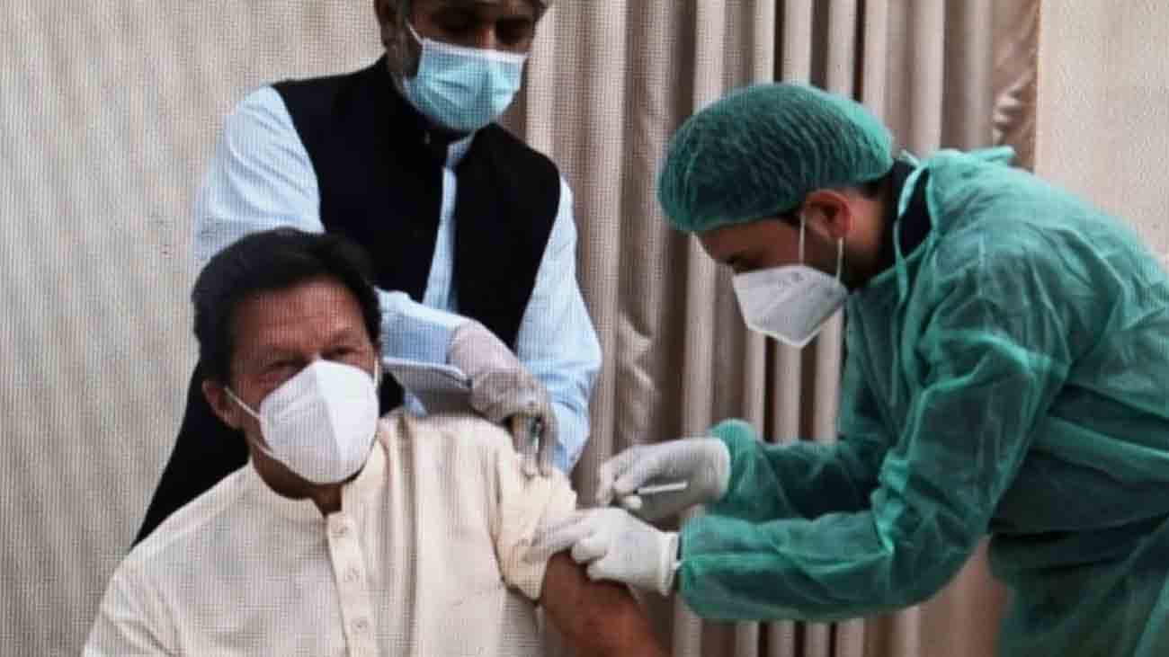 بانی پی ٹی آئی کا اڈیالہ جیل میں طبی معائنہ Doctors present in Adiala Jail are conducting medical examination of PTI founder Imran Khan.
