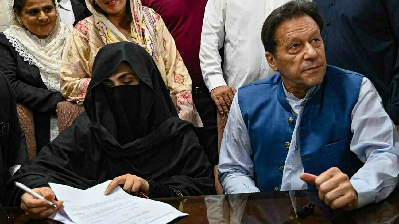 بشری بی بی کی ضمانت کی درخواست پر سماعت کل تک ملتوی former Prime Minister Imran Khan and Bushra Bibi