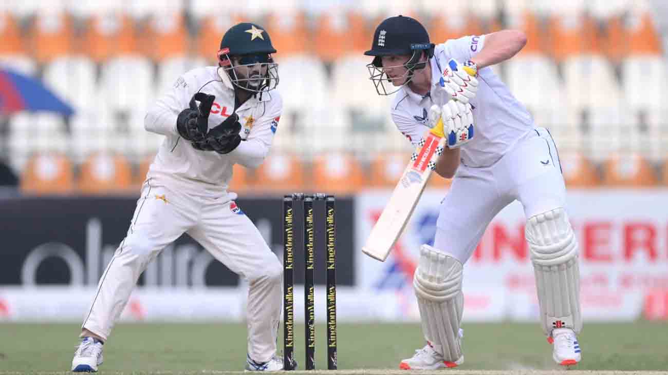 ملتان ٹیسٹ کا تیسرا روز: انگلینڈ کی پاکستان کے خلاف مضبوط بیٹنگ Day 3 of Multan Test: England's strong batting against Pakistan