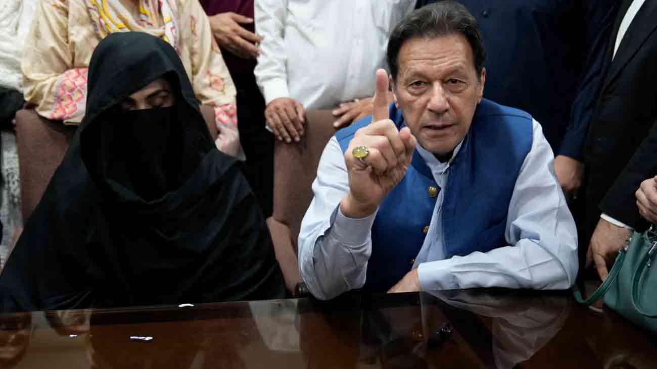 عمران خان کی بریت کی درخواستیں جلد سماعت کیلئے مقرر اسلام آباد ہائیکورٹ نے توشہ خانہ ٹو کیس میں عمران خان کی بریت کی درخواستوں کو جلد سماعت کے لیے مقرر کرنے کا حکم دے دیا