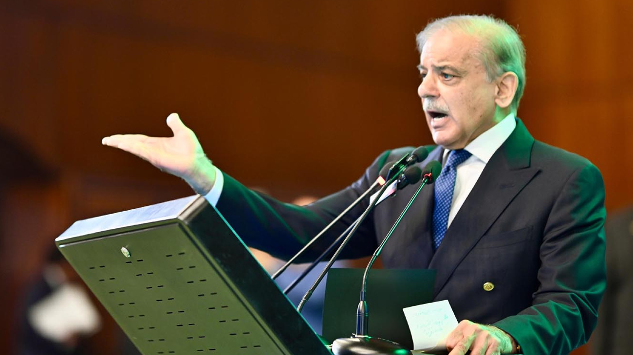  وزیراعظم شہباز شریف نے ایک لاکھ نوجوانوں کو میرٹ پر مفت لیپ ٹاپ دینے کا اعلان کردیا۔