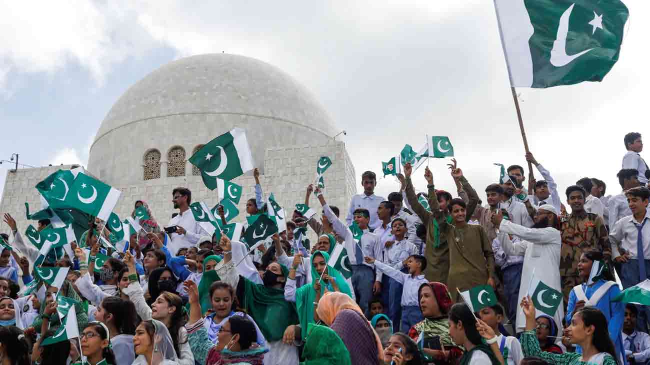 ملک بھر میں یوم آزادی ملی جوش و جذبے کیساتھ منایا جا رہا ہے ملک بھر میں آج 78 واں یوم آزادی ملی جوش و جذبے کے ساتھ منایا جا رہا ہے