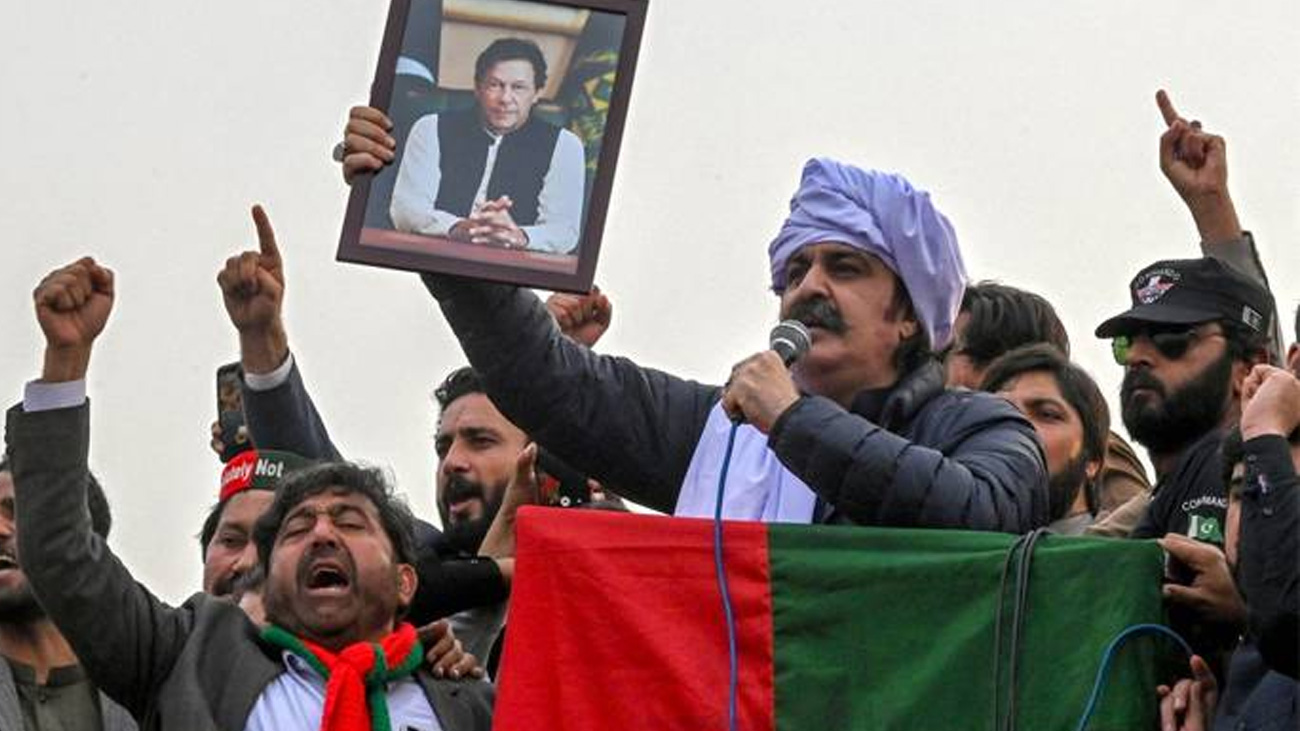 خیبرپختونخوا میں تحریک انصاف بانی پی ٹی آئی عمران خان کی رہائی کے لیے ایک بار پھر سڑکوں پر نکل آئی۔