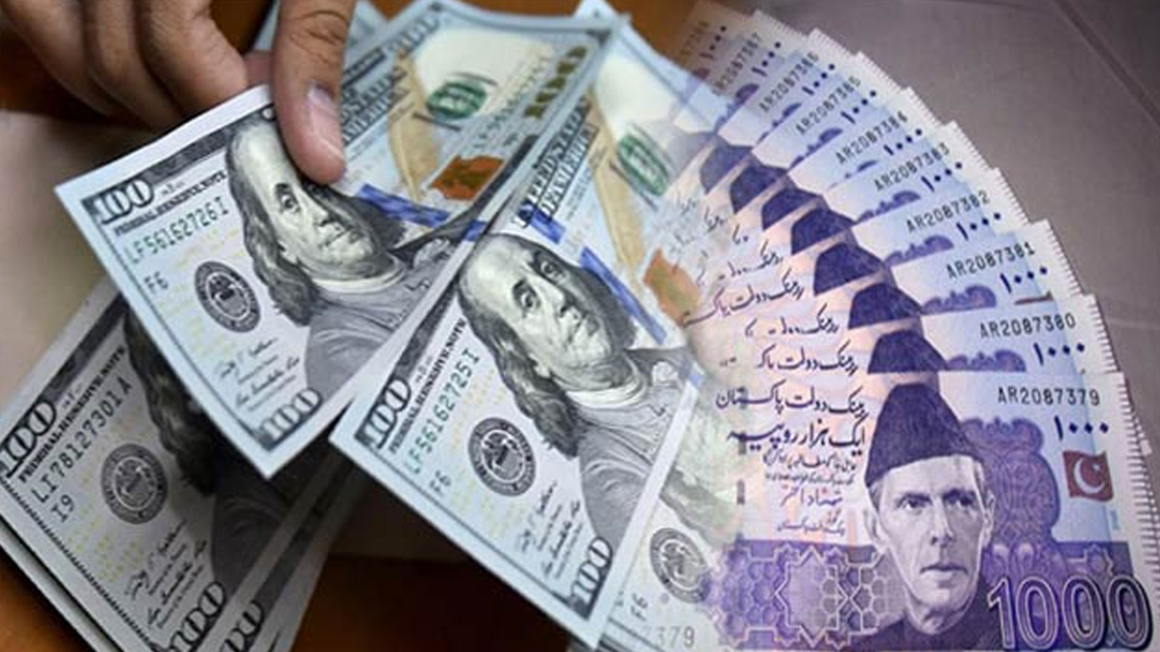 روپے کی قدر میں بہتری، ڈالر نیچے آگیا Pakistani rupee gains