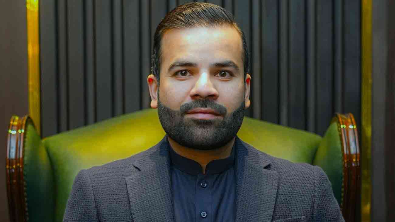 حکومت، پی ٹی آئی مذاکرات چند دنوں میں شروع ہو نگے: بیرسٹر عقیل وزیرِ مملکت برائے قانون و انصاف بیرسٹر عقیل ملک نے کہا ہے کہ انہیں توقع ہے کہ حکومت اور تحریک انصاف کے درمیان مذاکرات چند دنوں میں شروع ہو جائیں گے