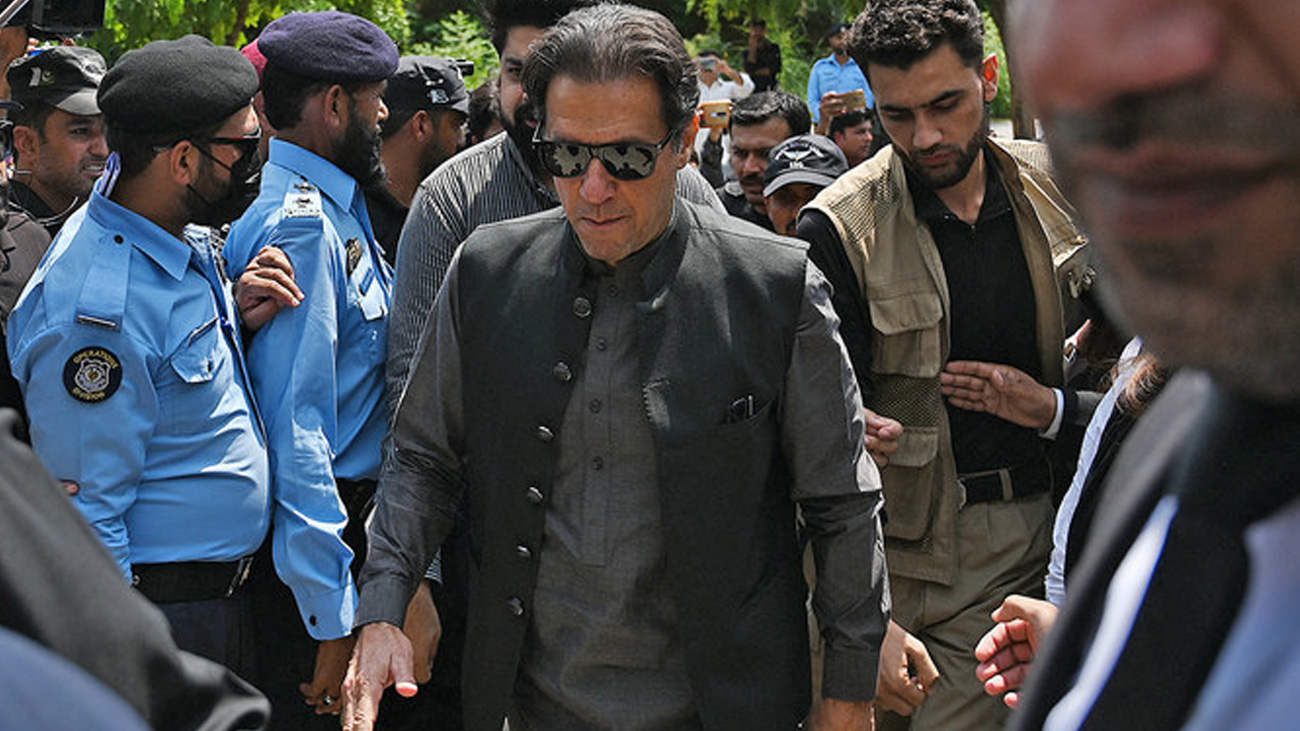  توشہ خانہ ٹو کیس کی سماعت کے دوران عدالت نے بانی پی ٹی آئی عمران خان کے وکلاء ٹیم کی سرزنش کر دی۔
