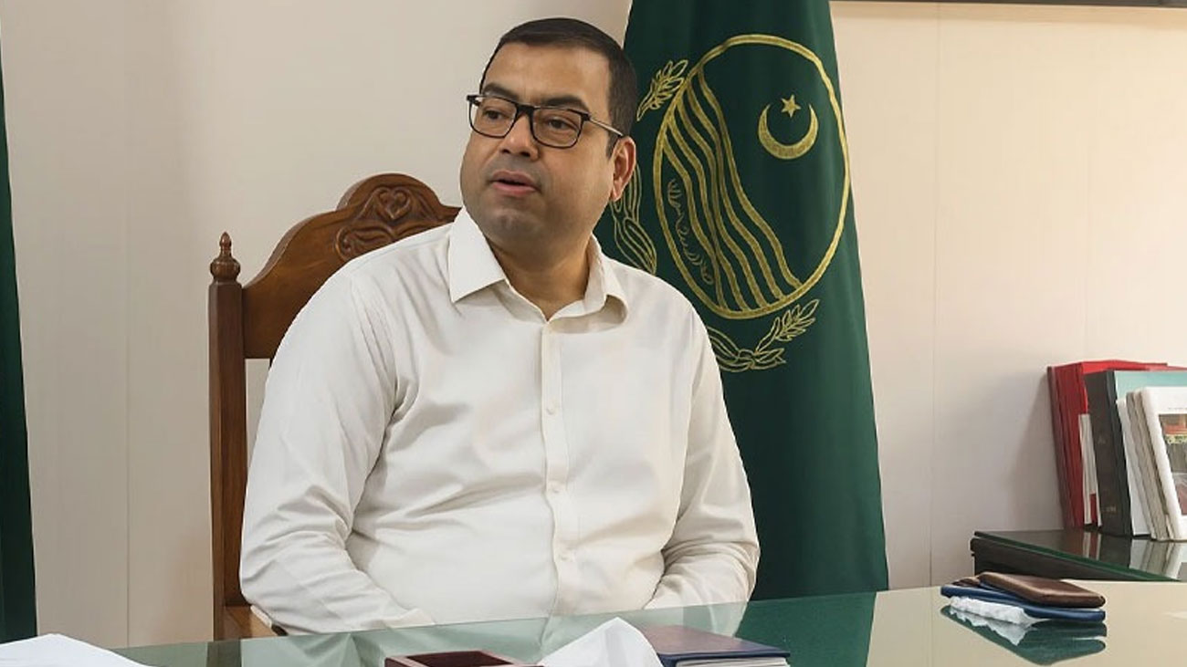 اسسٹنٹ کمشنر فلڈ ریلیف آپریشن کے دوران انتقال کرگئے Assistant Commissioner Patoki Death