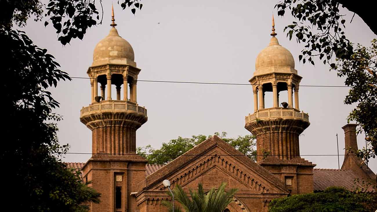 لاہو ر ہائیکورٹ نے کم عمر بچوں کو ٹریفک قوانین کی خلاف ورزی پر گرفتار کرنے سے روک دیا۔