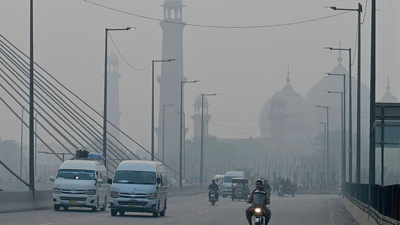 محکمہ موسمیات نے آئندہ 24 گھنٹوں کے دوران ملک کے بیشتر علاقوں میں موسم سرد اور خشک رہنے کی پیشگوئی کی ہے۔