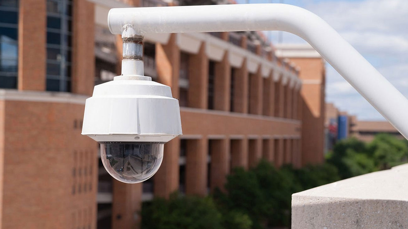 وزیراعلیٰ پنجاب مریم نواز نے صوبہ بھر کے سکولوں اور تعلیمی اداروں کے باہر ڈیجیٹل نگرانے کے لیے کیمروں کی تنصیب کا حکم دے دیا۔