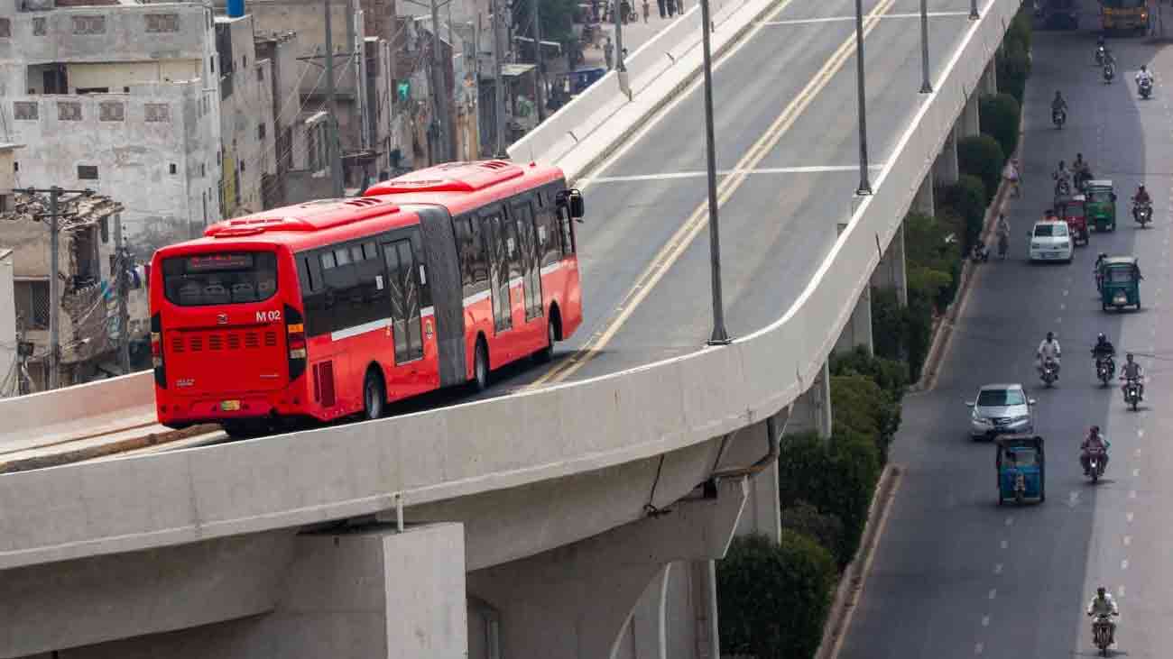 جڑواں شہروں میں میٹرو بس پھر دوڑ پڑی