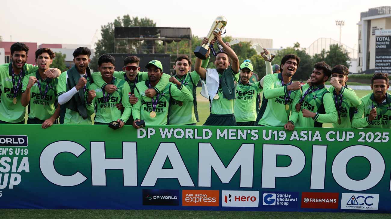 پاکستان نے انڈر 19 ایشیا کپ کے فائنل معرکے میں بھارت کو شکست دے کر ٹرافی اپنے نام کر لی۔