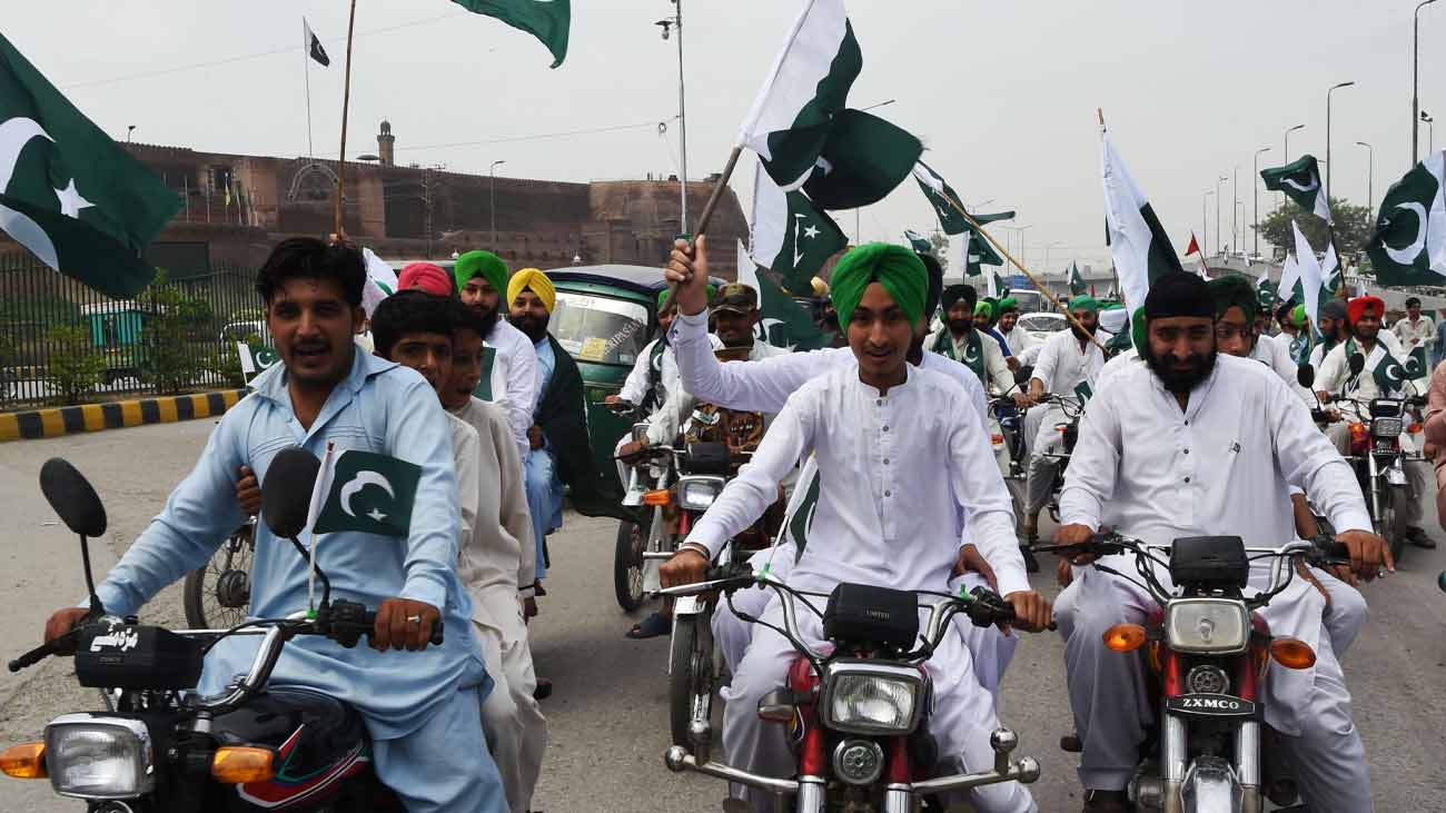 وزیراعلیٰ پنجاب مریم نواز نے سکھ برادری کو ہیلمٹ کے قانون سے مستثنیٰ قرار دے دیا۔