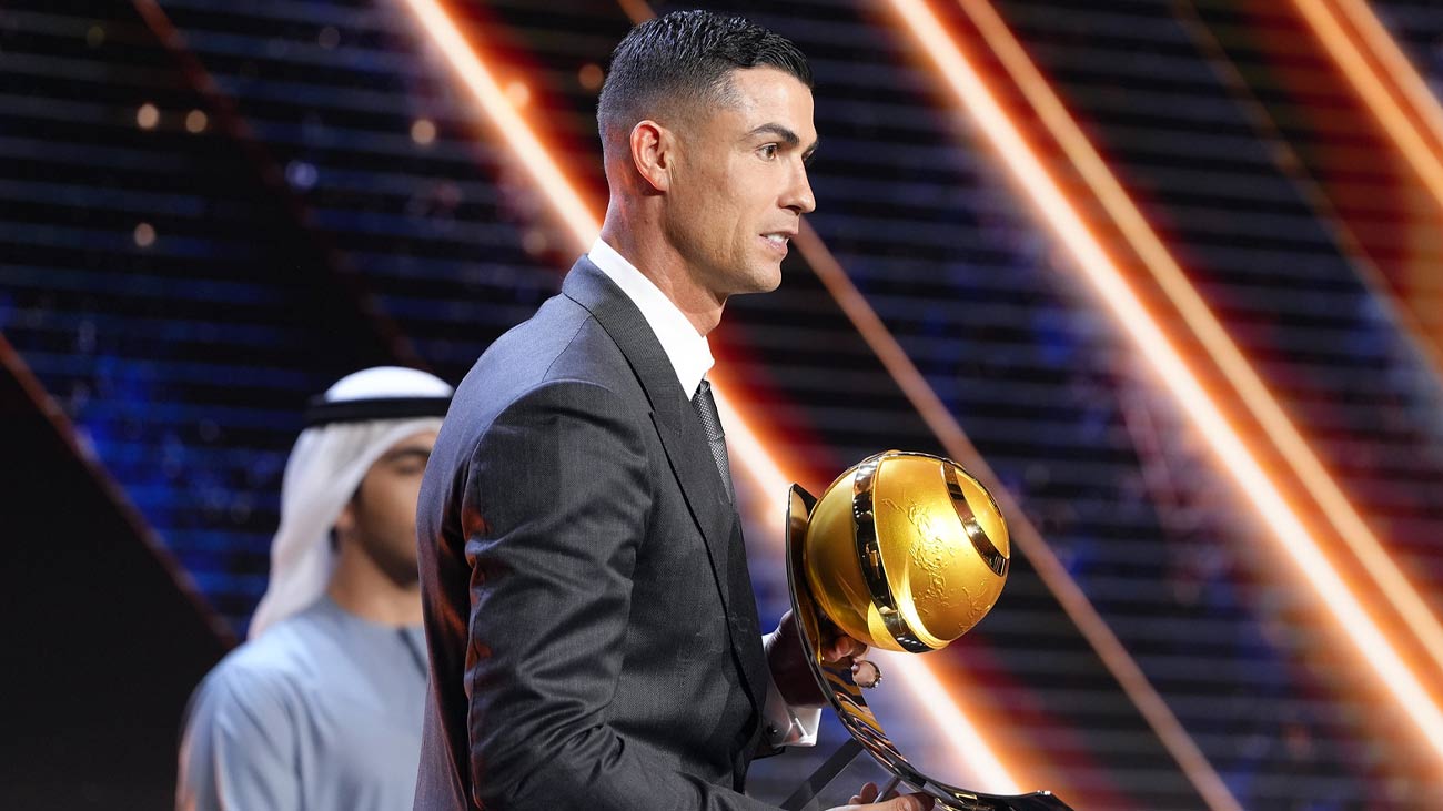 دبئی میں منعقدہ ایک تقریب کے دوران انشاء اللہ کے الفاظ کے ساتھ لیجنڈ فٹبالر رونالڈو کے اظہار خیال کی ویڈیو سوشل میڈیا پر وائرل ہو گئی۔