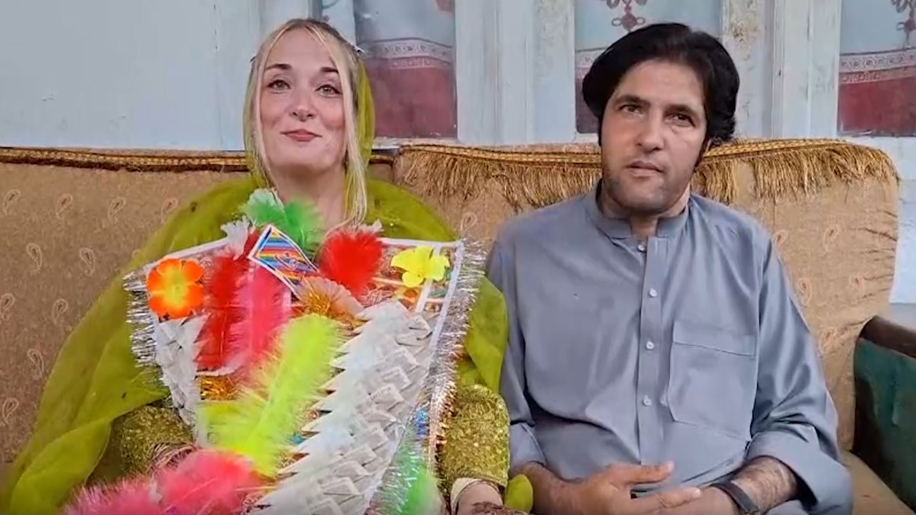خیبرپختونخوا کے ضلع اپر دیر کے علاقے عشیرئ درہ میں امریکہ سے آئی 47 سالہ خاتون نے اسلام قبول کرنے کے بعد پاکستانی نوجوان ساجد زیب خان سے شادی کر لی