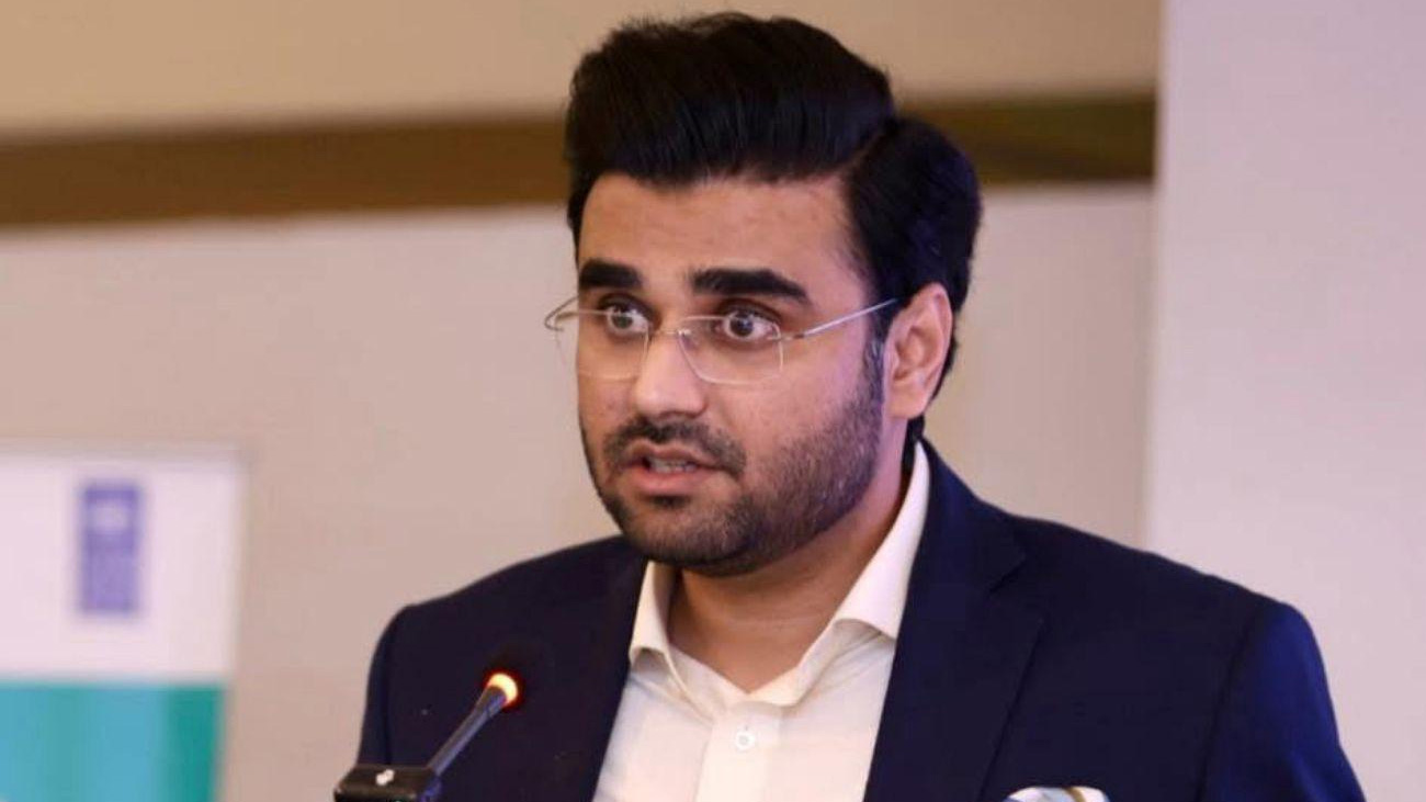 کے پی کے کو عالمی سرمایہ کاری کا مرکز بنانے کیلئے کوشاں ہیں: حسن مسعود کنور خیبرپختونخوا بورڈ آف انویسٹمنٹ کے وائس چیئرمین حسن مسعود کنور نے کہا ہے کہ صوبے کو عالمی سرمایہ کاری کا مرکز بنانے کے لیے کوشاں ہیں۔