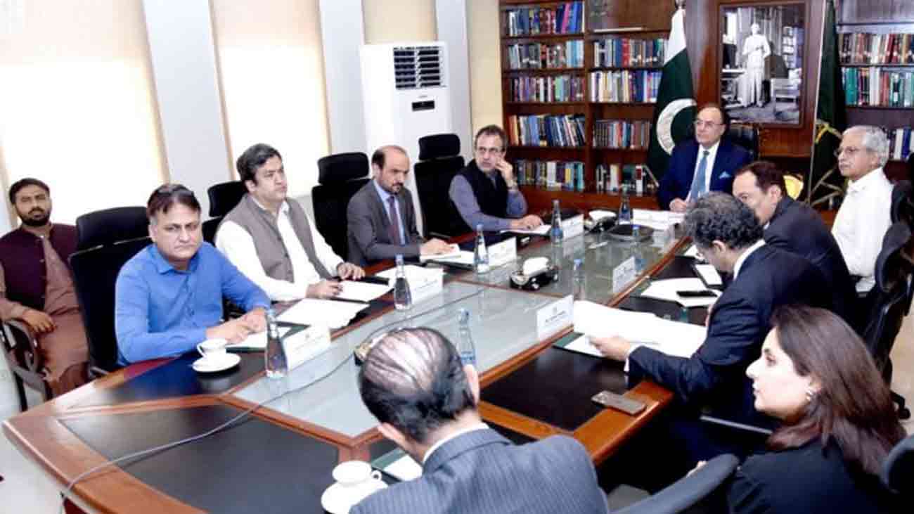 حکومت کا پنکھوں کی تبدیلی پروگرام شروع کرنیکا فیصلہ حکومت نے ملک بھر میں بجلی سے چلنے والے پنکھوں کی تبدیلی کا پروگرام شروع کرنے کا فیصلہ کیا ہے