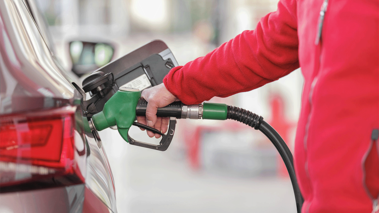 پیٹرول کی قیمت میں 6 روپے اضافے کا امکان Petroleum prices