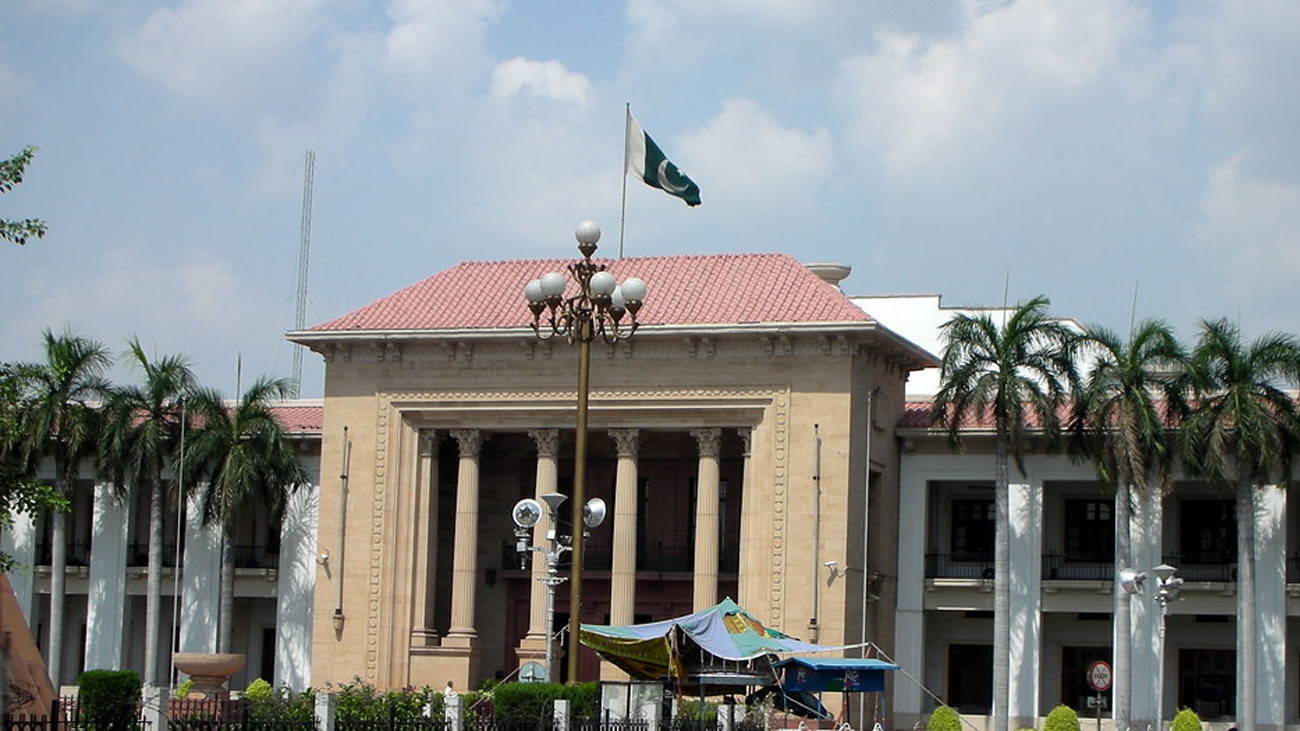 پنجاب اسمبلی: سینیٹ کی خالی نشست پر پولنگ، ن لیگ نے میدان مارلیا پنجاب اسمبلی میں سینیٹ کی نشست پر پاکستان مسلم لیگ نے میدان مارلیا۔