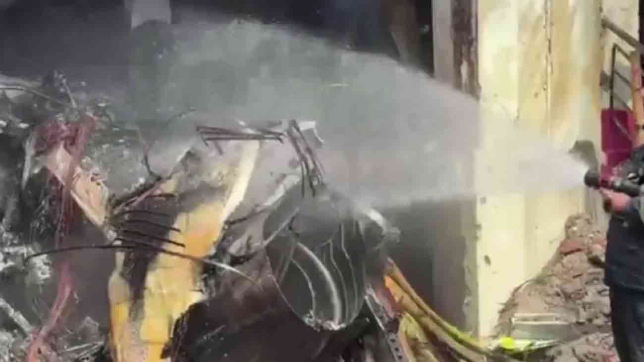 ایئر فورس کا تربیتی طیارہ کالج پر گر گیا، 19 افراد جاں بحق Bangladesh Air Force crash