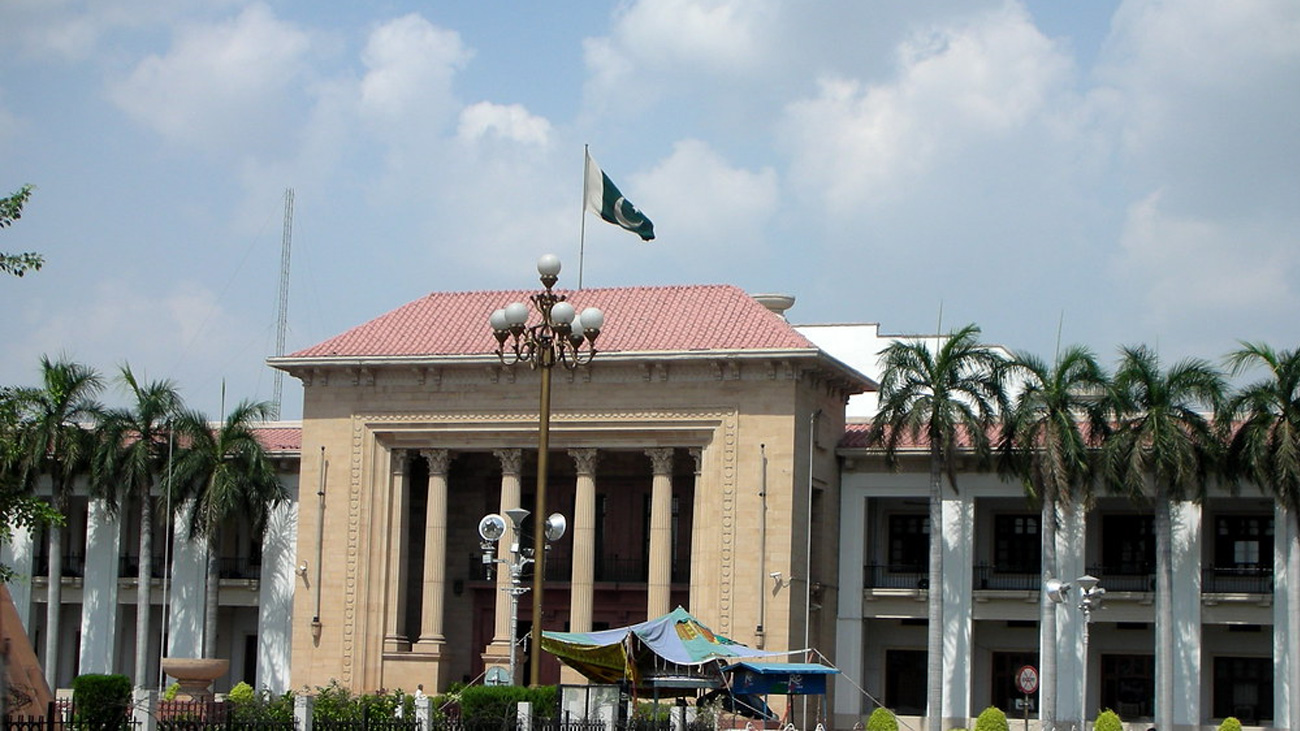 اپوزیشن کے 26 معطل اراکین بحال ، نوٹیفکیشن جاری قائم مقام سپیکر پنجاب اسمبلی ظہیر اقبال چنڑ نے اپوزیشن کے 26 معطل اراکین کو بحال کردیا۔