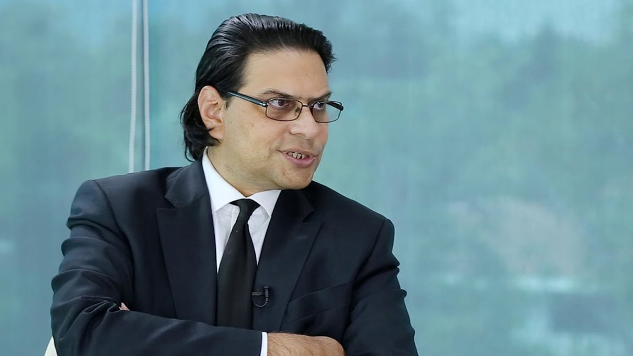 سیکرٹری جنرل پاکستان تحریک انصاف (پی ٹی آئی) بیرسٹر سلمان اکرم راجہ نے کہا ہے کہ پارٹی کا لیڈر صرف عمران خان ہے شاہ محمود قریشی نہیں۔