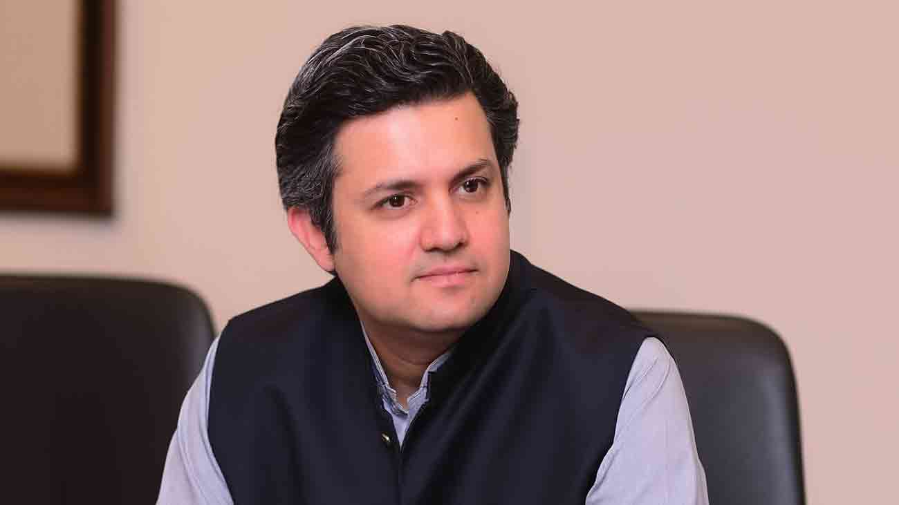 حماد اظہر نے کہا ہے کہ بے گناہ ہوں، جعلی پرچوں کا نشانہ ہوں جن کا کوئی سر پیر نہیں، اس سلسلے میں عدالت سے رجوع کروں گا اور انصاف طلب کروں گا
