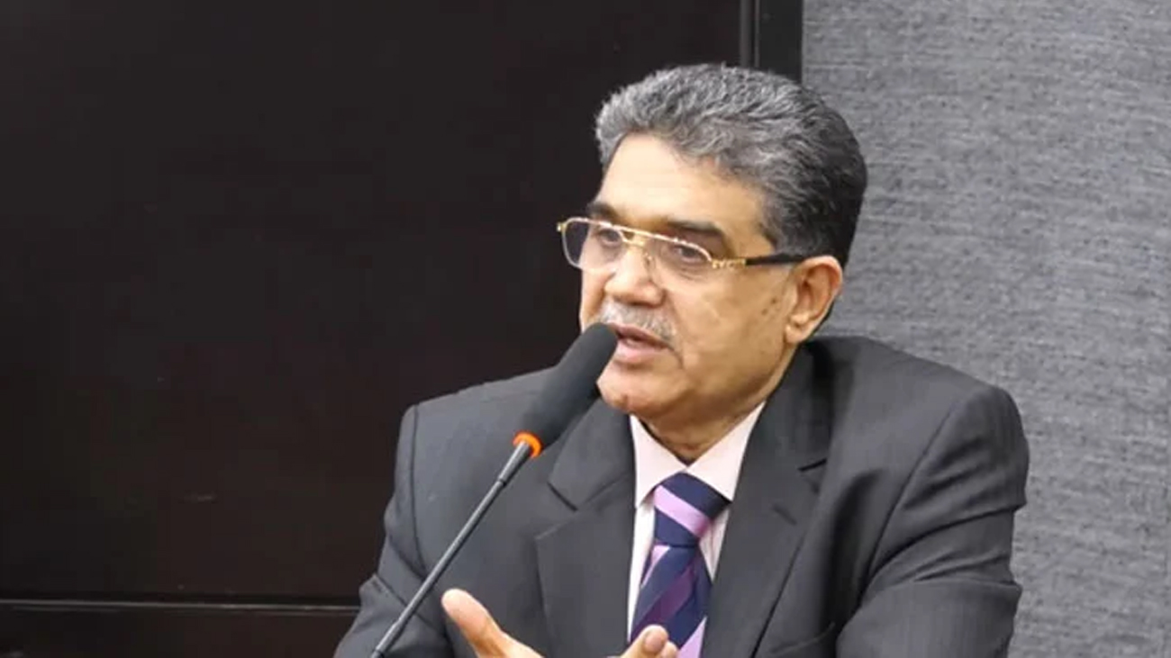 صدر لاہور چیمبر میاں ابوذر شاد نے کہا ہے کہ سیاستدان کاروباری افراد پر انگلیاں اٹھانے کے بجائے اپنا محاسبہ کریں۔