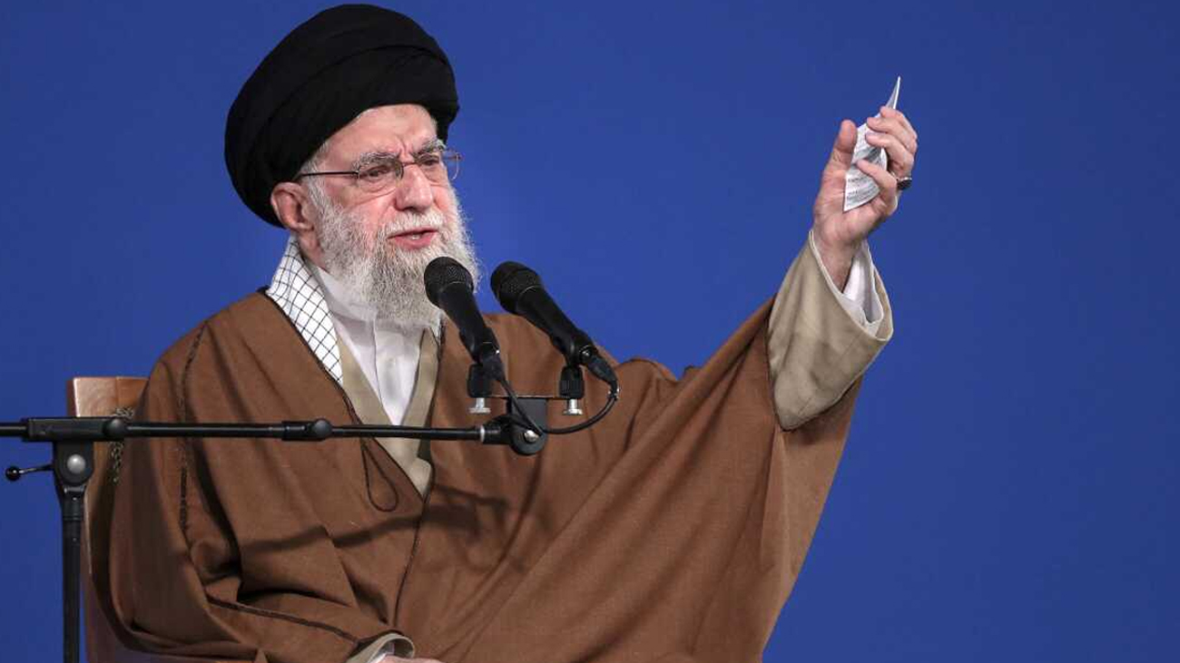 اسرائیلی وزیر دفاع کی ایرانی سپریم لیڈر کو پھر قتل کی دھمکی اسرائیل کے وزیر دفاع اسرائیل کاٹس نے ایرانی سپریم لیڈر آیت اللہ علی خامنہ ای کو ایک بار پھر قتل دھمکی دے دی۔