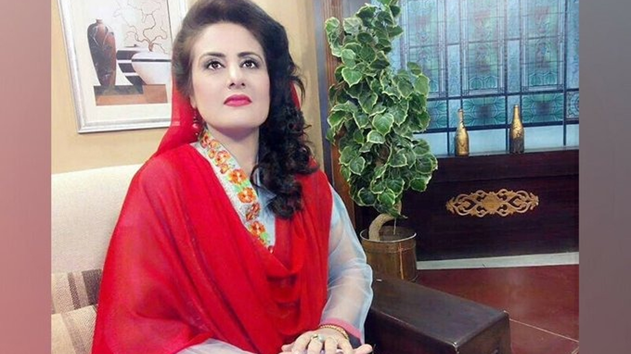 بابوسر ٹاپ حادثہ: خاتون اینکر شبانہ خاندان سمیت جاں بحق سانحے میں نجی ٹی وی کی معروف اینکر پرسن شبانہ لیاقت اپنے شوہر اور تین بچوں سمیت جاں بحق ہو گئیں