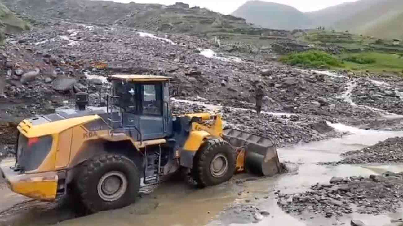  شاہراہِ ناران جلکڈ روڈ کو ٹریفک کیلئے کھول دیا گیا، گزشتہ رات فلیش فلڈنگ کے باعث شاہراہ کو بند کیا گیا تھا۔