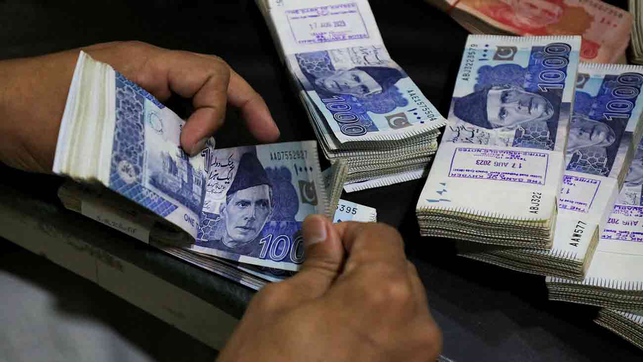 بجٹ میں تنخواہوں اور پنشن میں اضافے کا امکان وفاقی حکومت کی جانب سے آئندہ مالی سال 2025-26 کے بجٹ میں سرکاری ملازمین کے لیے خوشخبری کی تیاریاں جاری ہیں