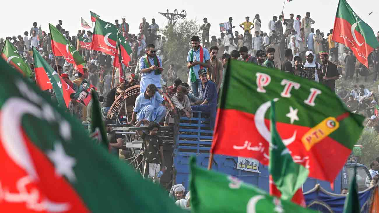 پی ٹی آئی کی احتجاجی حکمت عملی پر اندرونی اختلافات پاکستان تحریک انصاف (پی ٹی آئی) کی جانب سے مجوزہ احتجاجی تحریک کے حوالے سے جماعت کے اندر شدید اختلافات اور تذبذب کی کیفیت سامنے آ گئی