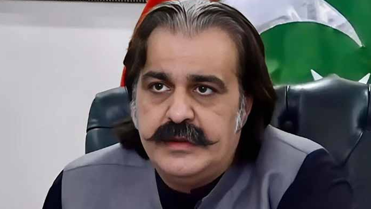 علی امین کا عمران خان کی رہائی کی تحریک دوبارہ شروع کرنے کا عندیہ وزیر خیبرپختونخوا علی امین گنڈا پور نے پیٹرن چیف پی ٹی آئی عمران خان کی رہائی کے لیے دوبارہ تحریک شروع کرنے کا عندیہ دے دیا۔