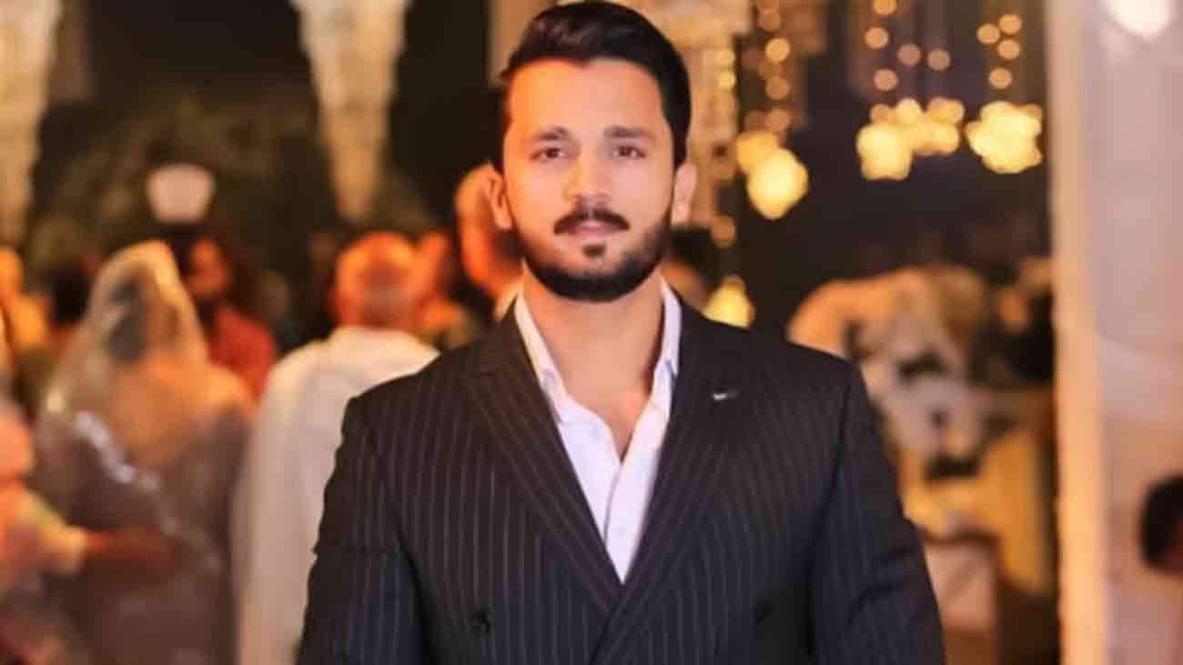 رجب بٹ کیخلاف زیادتی اور بلیک میلنگ کا سنگین مقدمہ درج Raja Butt Rape Case