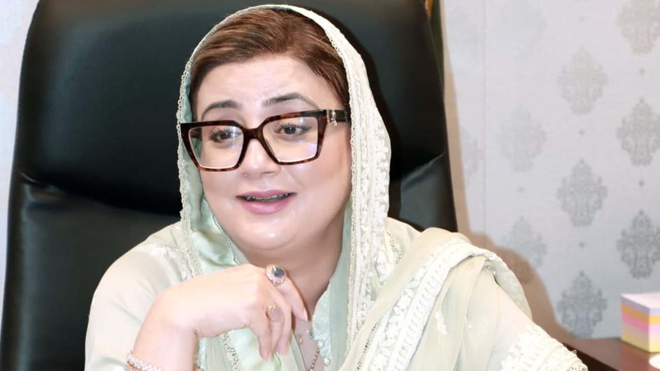 سندھ میں بیٹھے متکبر لوگ سندھیوں کے حال پر رحم کھائیں: عظمیٰ بخاری وزیر اطلاعات پنجاب و لیگی رہنما عظمیٰ بخاری نے کہا ہے کہ سندھ میں بیٹھے متکبر لوگوں کو سندھیوں کے حال پر رحم کھانا چاہیے۔