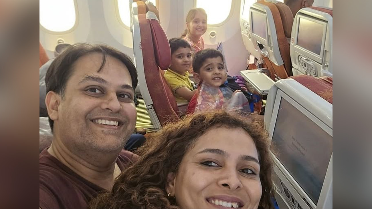 بھارتی شہر احمد آباد میں تباہ ہونے والے طیارے میں کئی خاندان اجڑ گئے انہیں ایک ڈاکٹر پرتک جوشی کا بدقسمت خاندان بھی شامل تھا۔