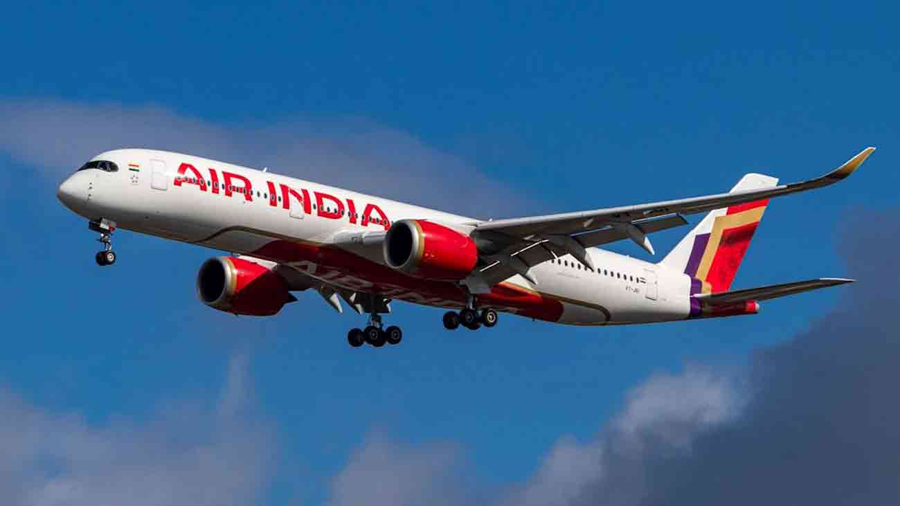 بھارتی طیارے میں بم کی اطلاع کے باعث ہنگامی لینڈنگ Air India Emergency Landing