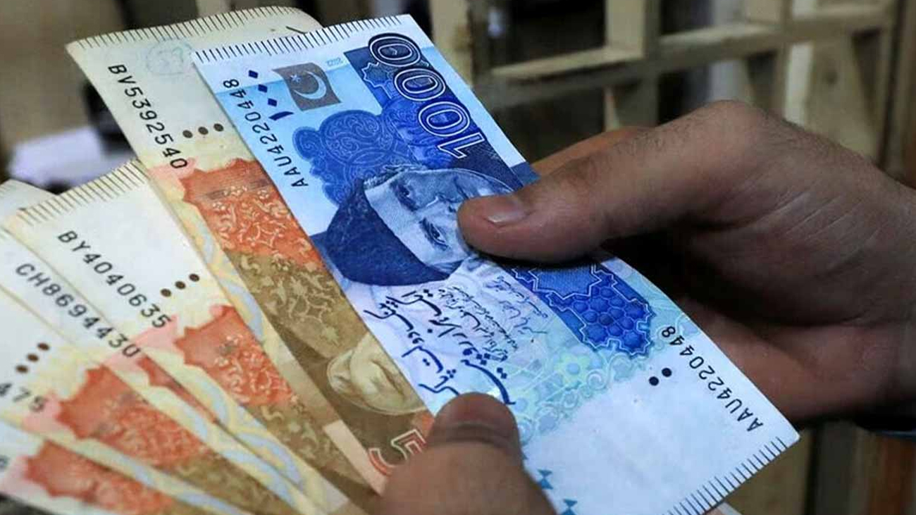 تنخواہوں میں 10، پنشن میں 7 فیصد اضافہ کے پی حکومت نے مالی سال 2025-26 کے لیے 2119 ارب روپے کا سرپلس بجٹ اسمبلی میں پیش کر دیا