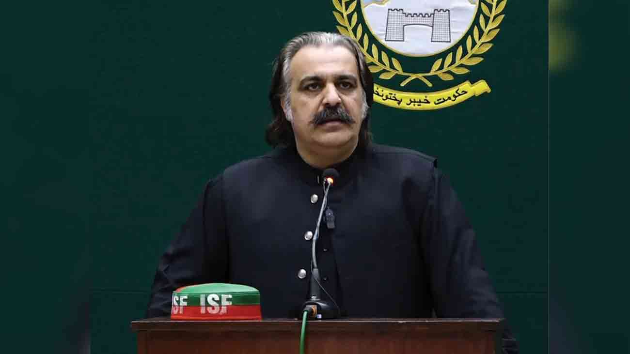 عمران خان سے ملاقات نہیں کروائی جاتی تو بجٹ پاس نہیں ہوگا: علی امین گنڈا پور وزیراعلیٰ خیبرپختونخوا علی امین گنڈا پور نے کہا کہ جب تک عمران خان سے ملاقات نہیں کروائی جاتی کٹ موشن تحریک میں حصہ نہیں لیا جائے گا