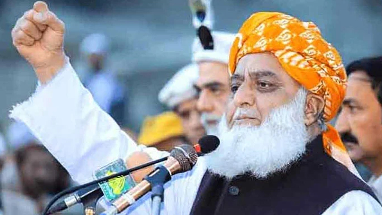 حکومت ٹرمپ کیلئے نوبل انعام کی سفارش واپس لے: فضل الرحمان جمعیت علمائے اسلام (ف) کے سربراہ مولانا فضل الرحمان نے وفاقی حکومت سے امریکی صدر ڈونلڈ ٹرمپ کیلئے نوبل انعام کی سفارش واپس لینے کا مطالبہ کردیا۔