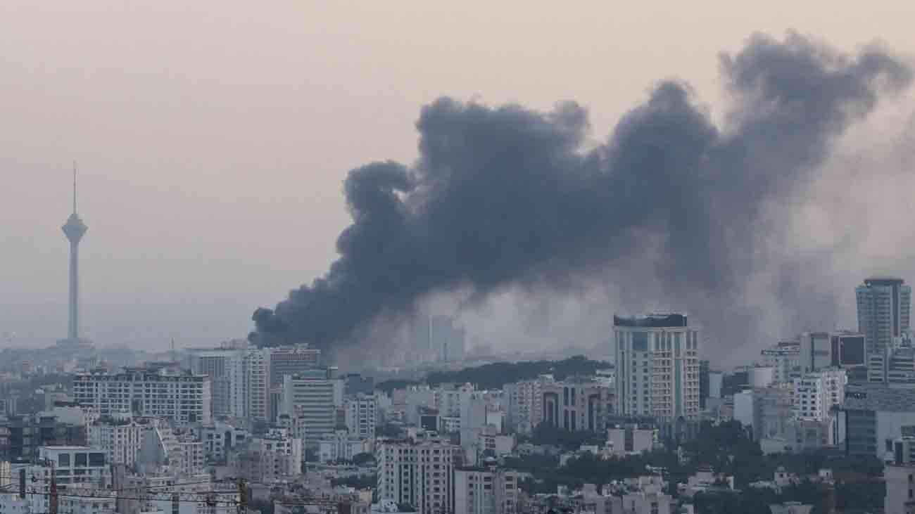 امریکا نے ایران کے جوہری مقامات پر حملہ کر دیا امریکا نے رات گئے ایران پر حملے کرتے ہوئے 3 جوہری مقامات کو نشانہ بنایا